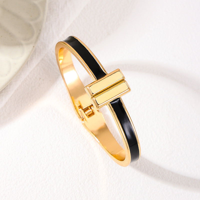 Planderful Vienna Verve Bracelet – Simple and Versatile Metal Design