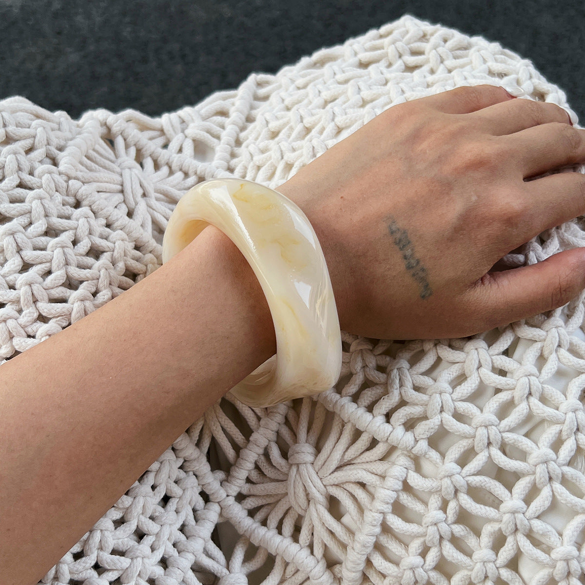 Wide Version Smudged Stone Pattern Semi-Transparent Bracelet Exaggerated Retro Special-Shaped Amber Tire