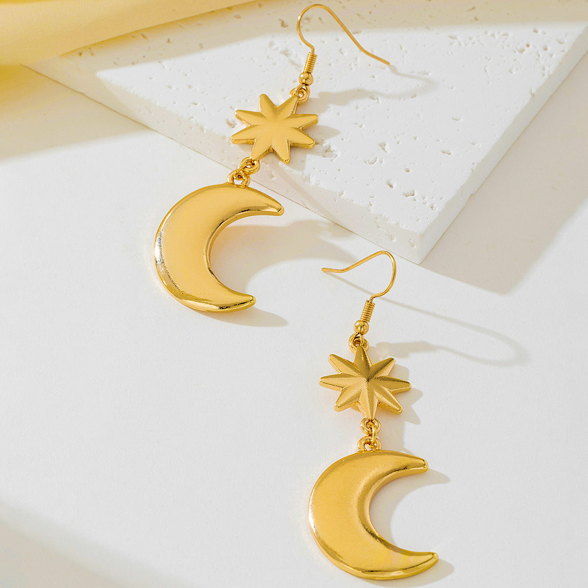 Planderful Vienna Verve Earrings – Stylish Metal Stars and Moon Design