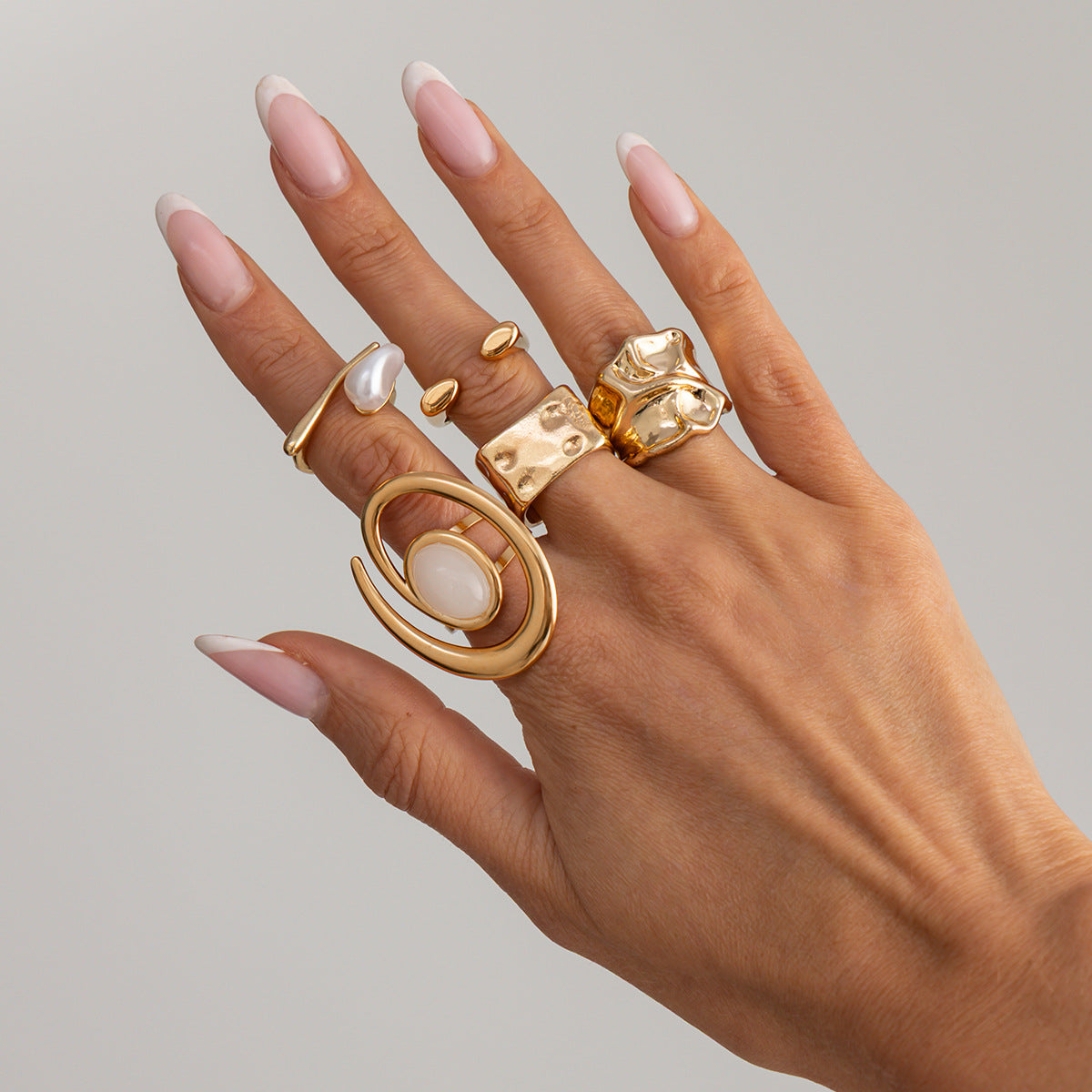 Planderful Vienna Verve Stacking Imitation Pearl Ring Set Retro Hammer Texture Jewelry For Women