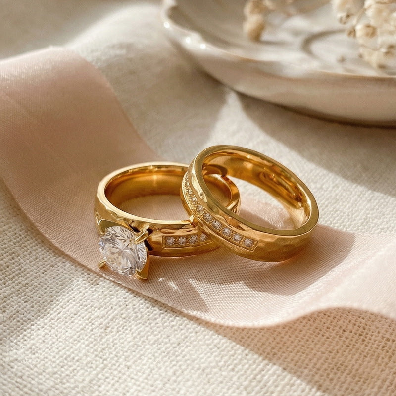 Hammer Pattern Four-Claw Inlaid Zircon Couple Ring, Stainless Steel