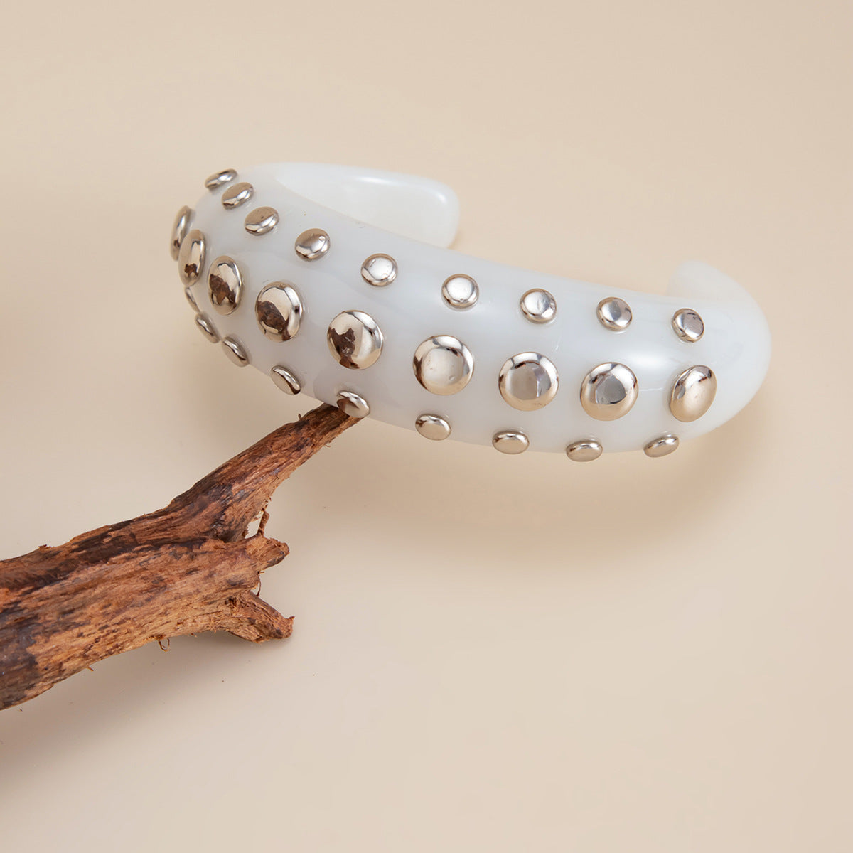 Punk Rivets Micro-Inlaid Colored Resin Bracelet Amber Smudged Open Bracelet