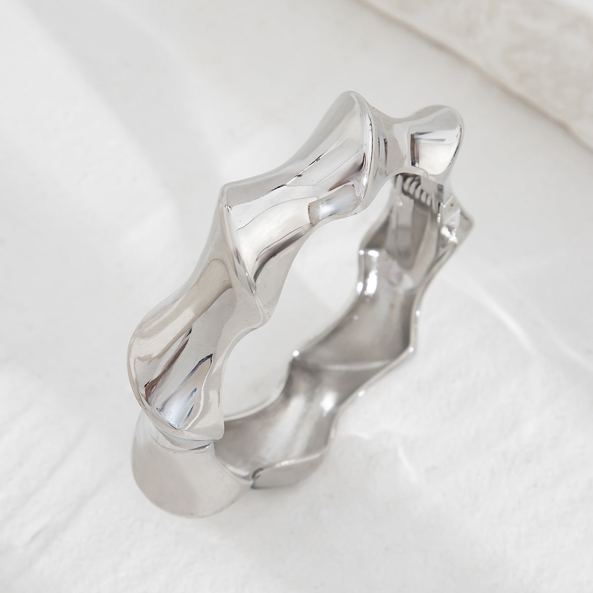 Planderful Vienna Verve Bracelet For Women Threaded Wave Design With Glossy Spring Buckle Statement Jewelry