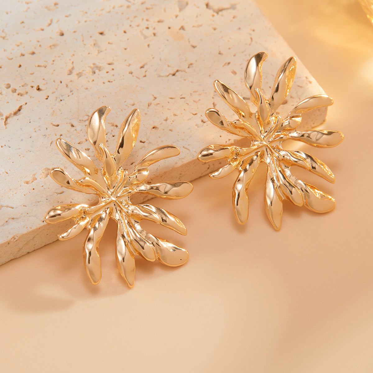 Planderful Vienna Verve Earrings – Retro Leaf Design