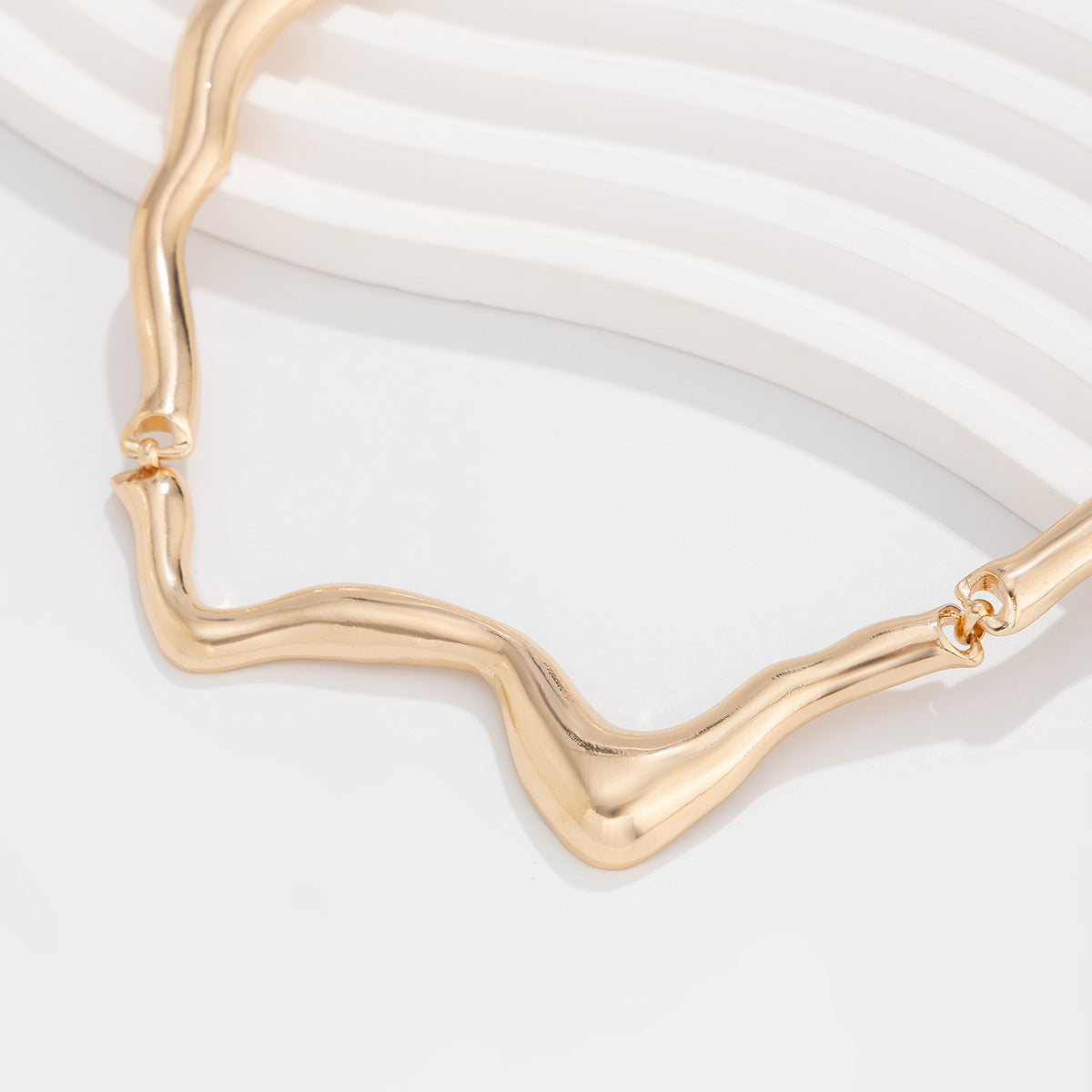 Choker Liquid Lava Metal Texture Collar Cold Wind Geometric Distortion Necklace