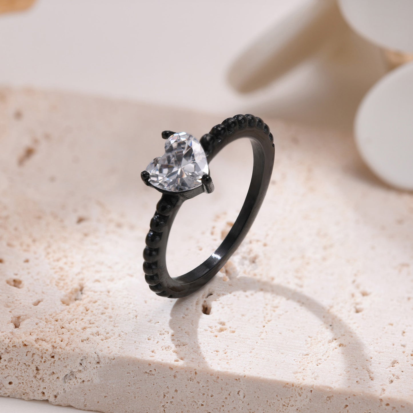 Stainless Steel Heart Zircon Casting Ring in Black Gold