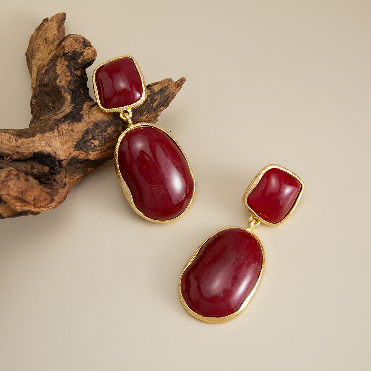 Planderful Vienna Verve Red Resin Gem Oval Stud Earrings For Women Geometric Retro Statement Jewelry