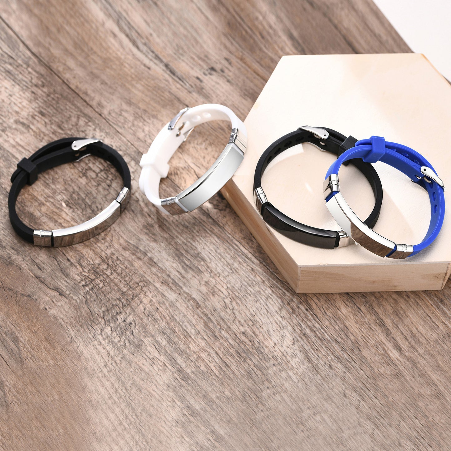 Planderful Unisex Stainless Steel Bracelet Curved Design