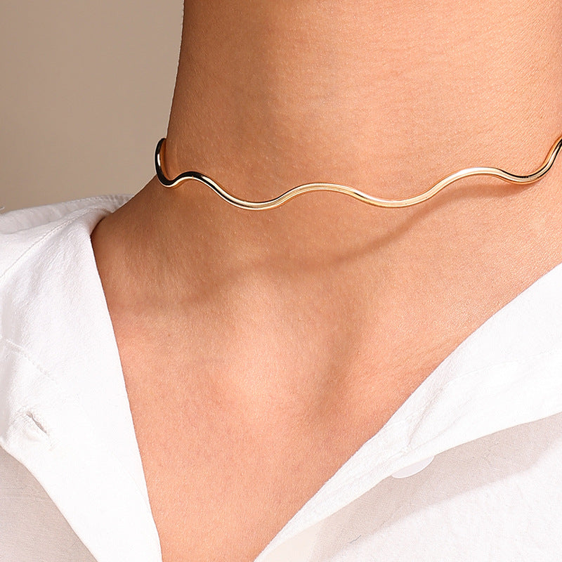 Chic Wave Design Metal Necklace - Vienna Verve Collection