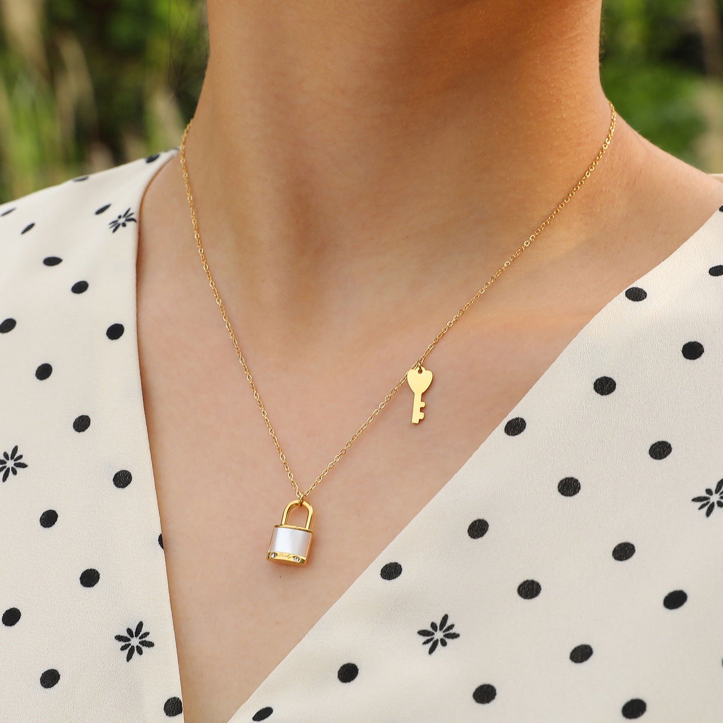 Stainless Steel Flat Cross Chain Shell Lock Key Necklace Gold