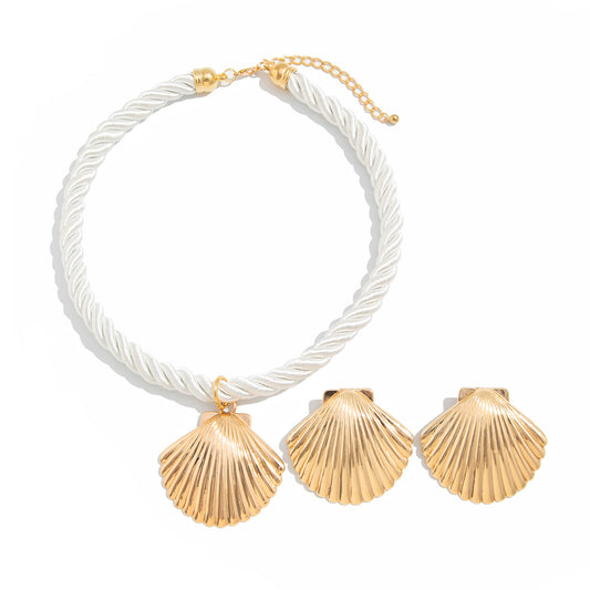 Planderful Vienna Verve Necklace and Earrings Set – Exaggerated Large Shell Pendants