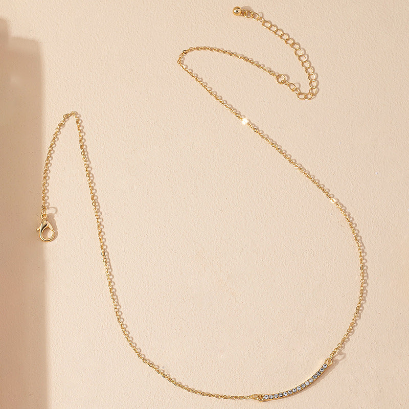 Elegant Vienna Verve Metal Necklace with Chic Pendant