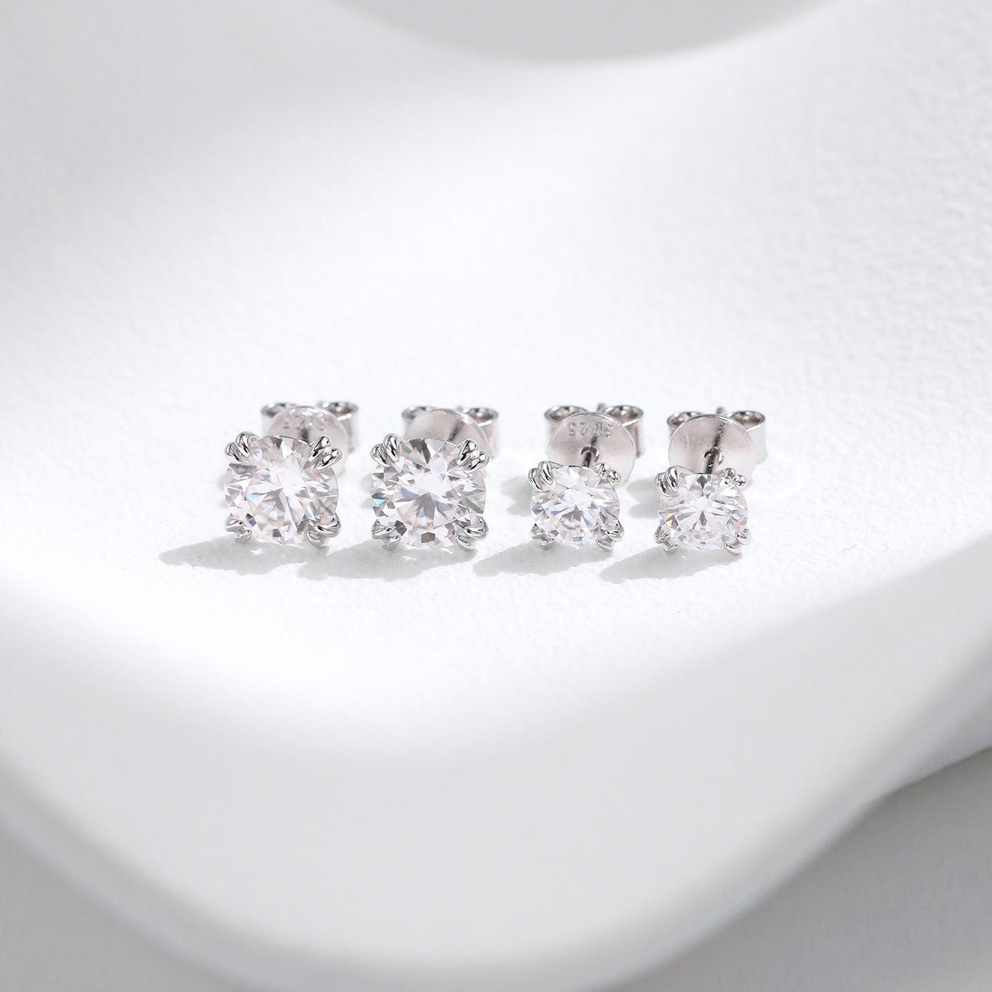 Planderful Moissanite Sparkling Earrings – Elegant Versatile Design with 1.0 Carat Moissanite