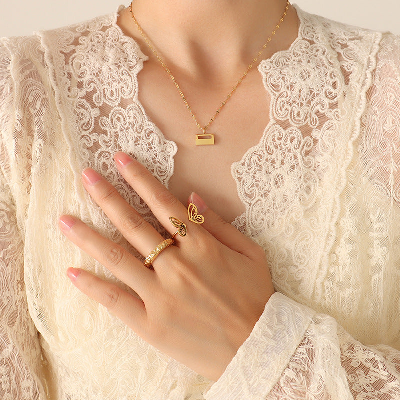 Elegant Korean Style Lock Pendant Necklace with 18K Plated Collar Chain