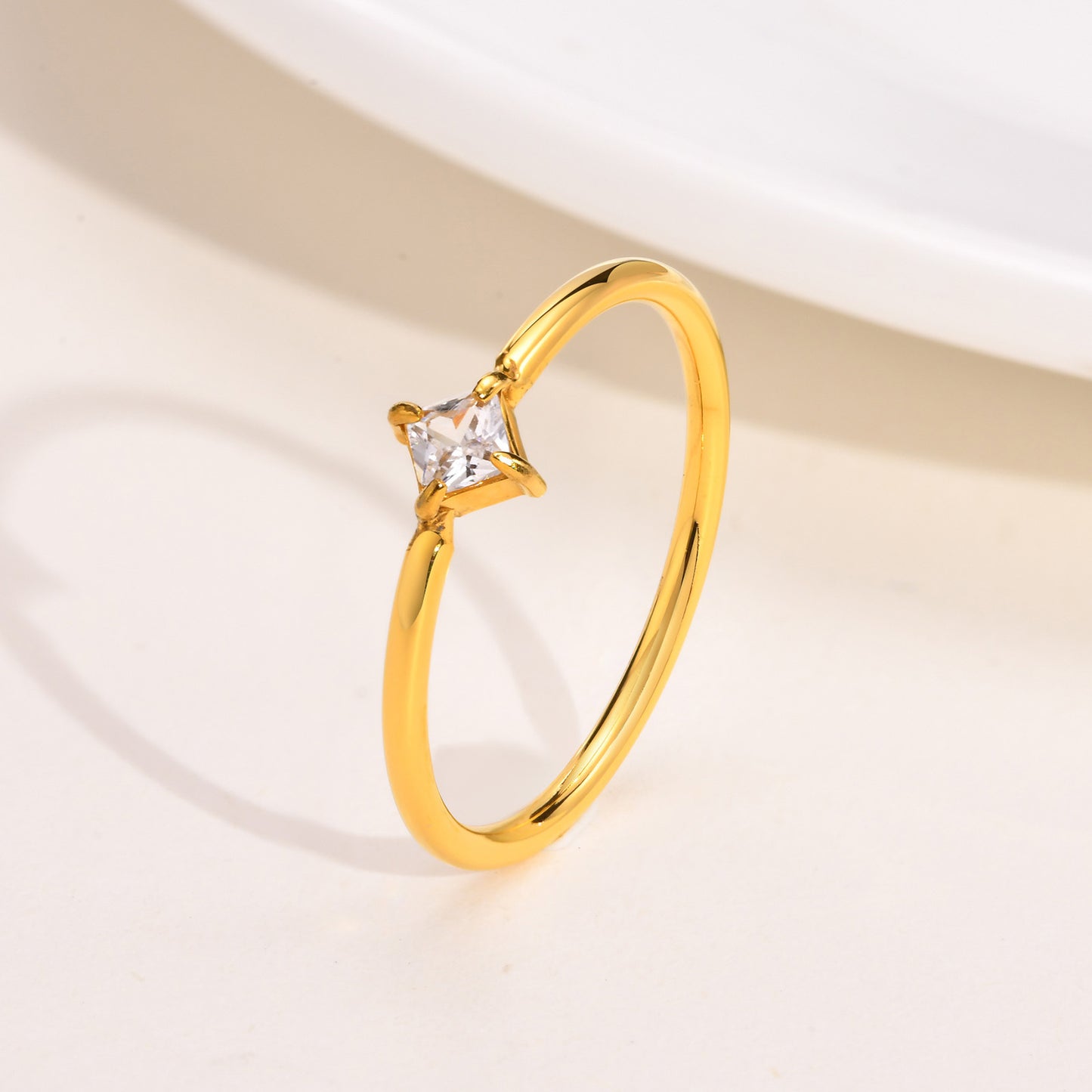 Stainless Steel Glossy Rhombus White Zircon Ring Women's Fashion