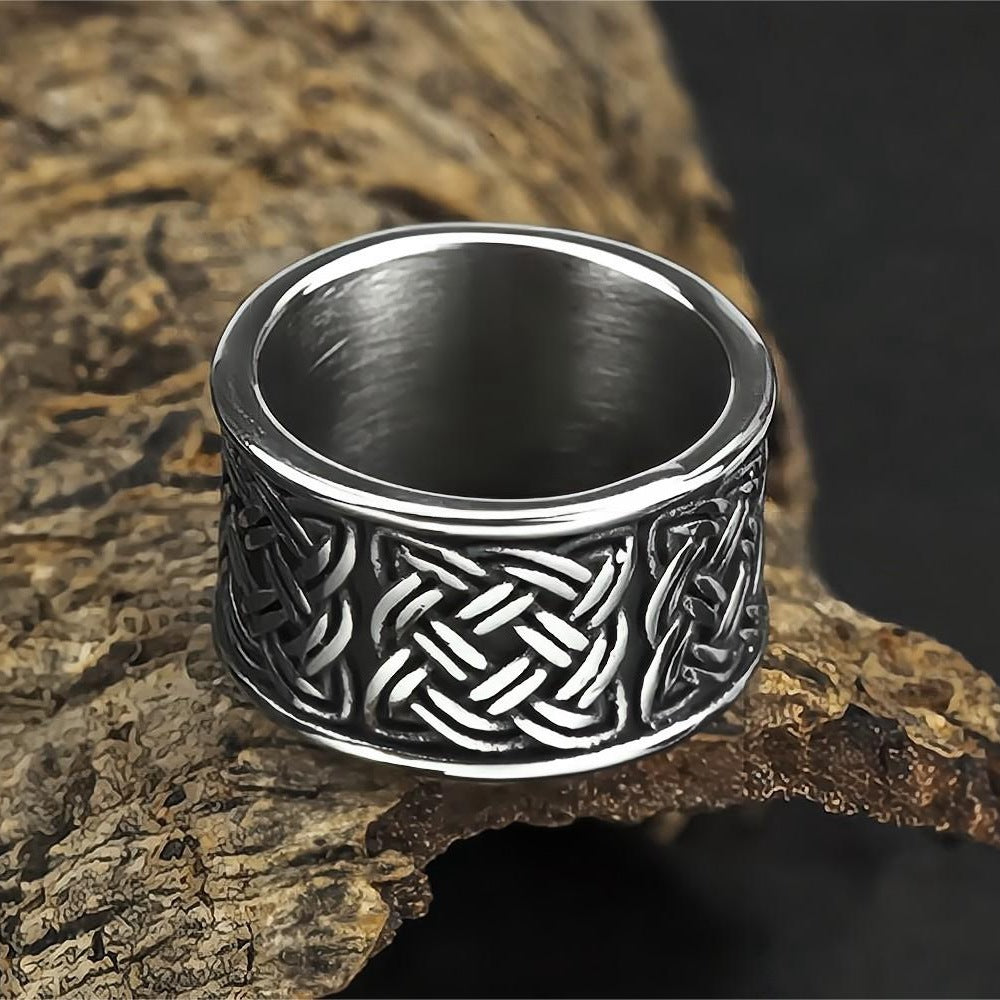 European and American Jewelry Wholesale Men's Titanium Steel Viking Double Wolf Head Ring