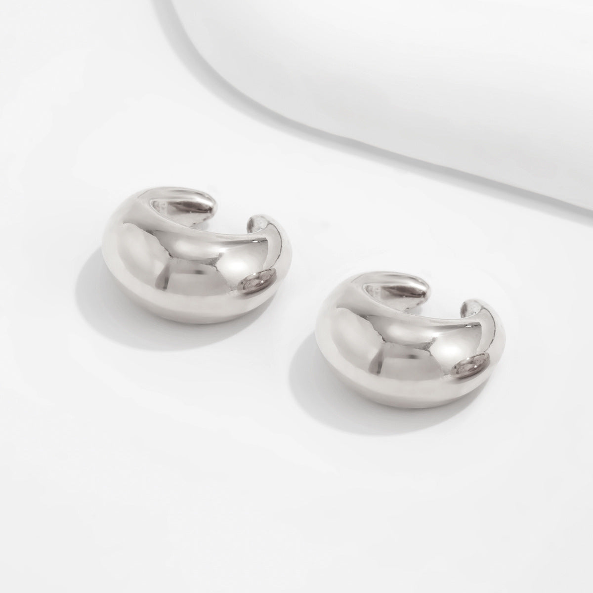 Planderful Vienna Verve C Shaped Ear Clips Statement Smooth Opening Versatile Stackable For Modern Women