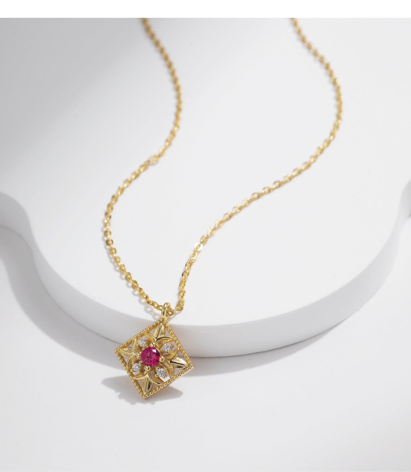 Planderful Everyday Genie S925 Sterling Silver Light Luxury Retro Pattern Zircon Hollow Square Necklace – Exquisite Ins Collarbone Chain