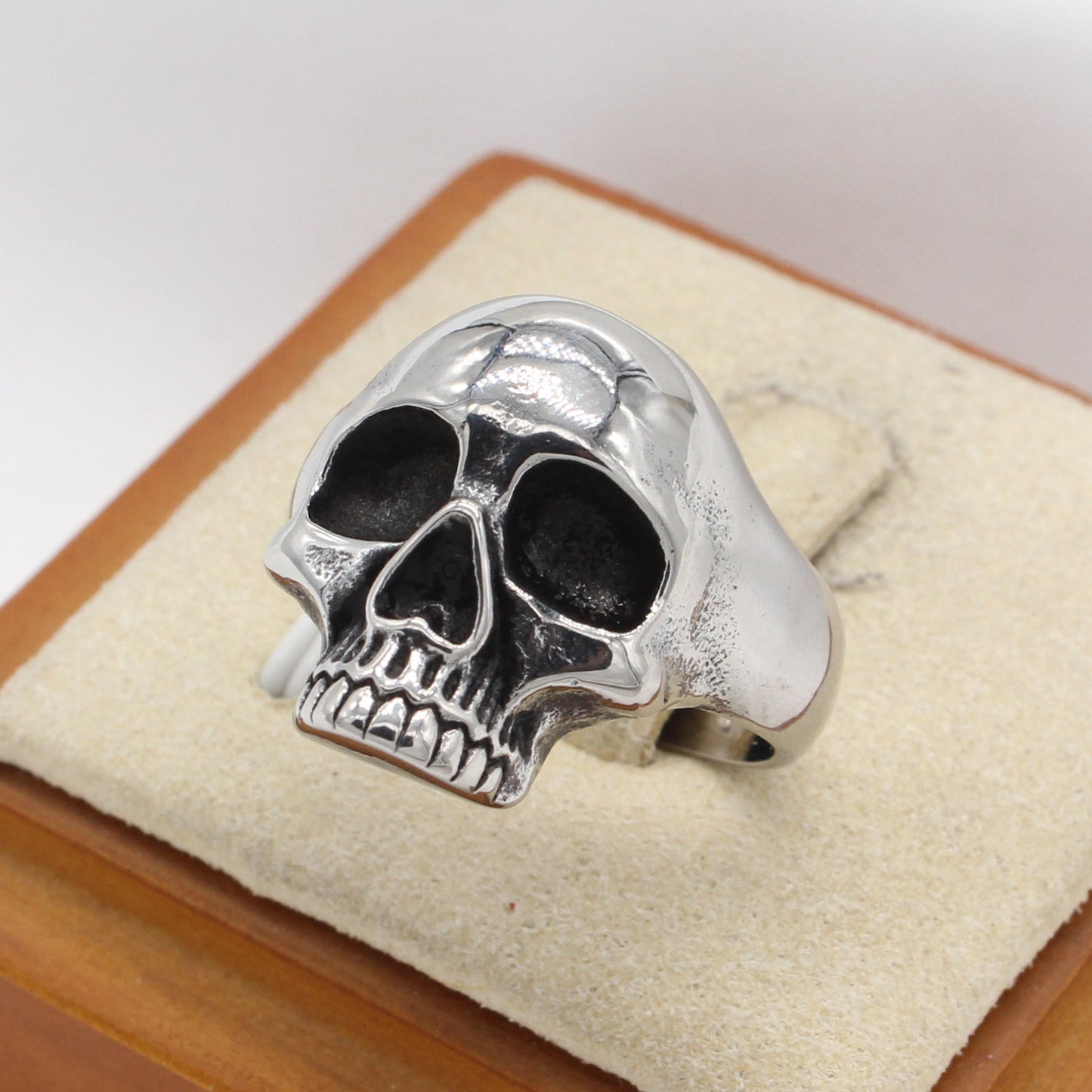 Planderful Everyday Genie – European and American Personalized Retro Skull Men's Titanium Steel Ring