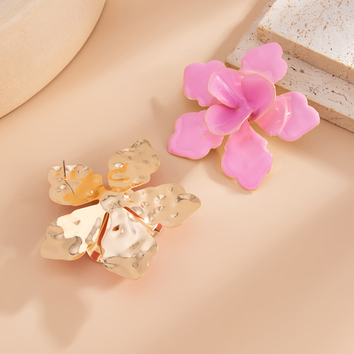 Planderful Vienna Verve Earrings – Exaggerated Flower Design for Vacation Style