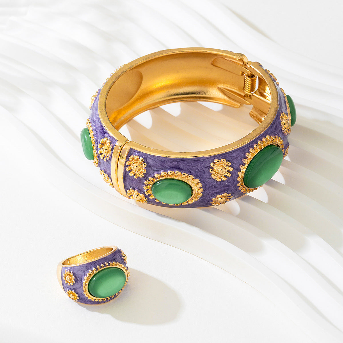 Planderful Vienna Verve Jewelry Set – Fashionable Retro Metal Design