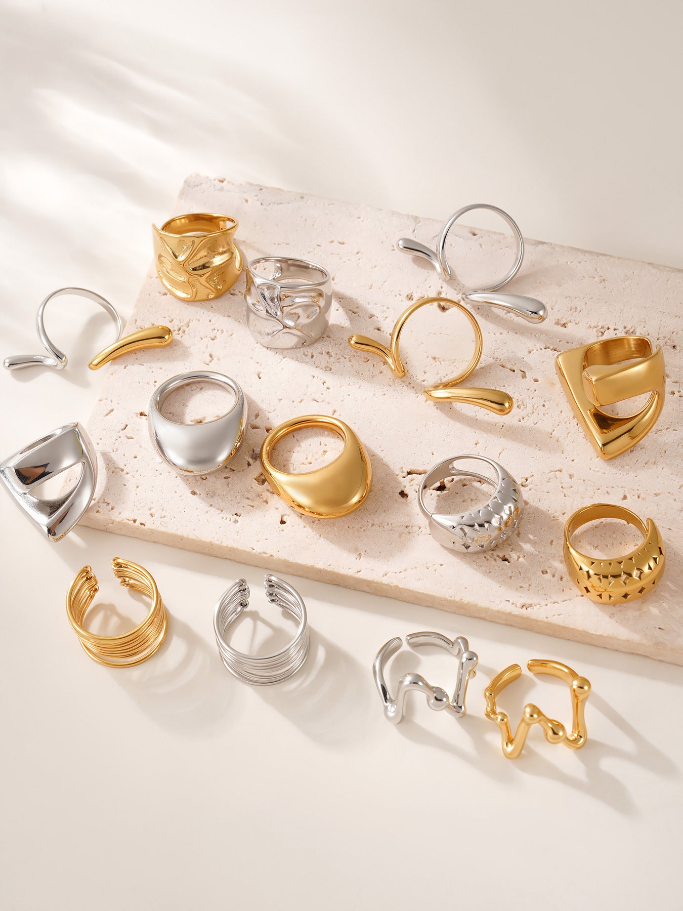 Planderful Open Knuckle Ring Titanium 18K Gold Plated Unisex