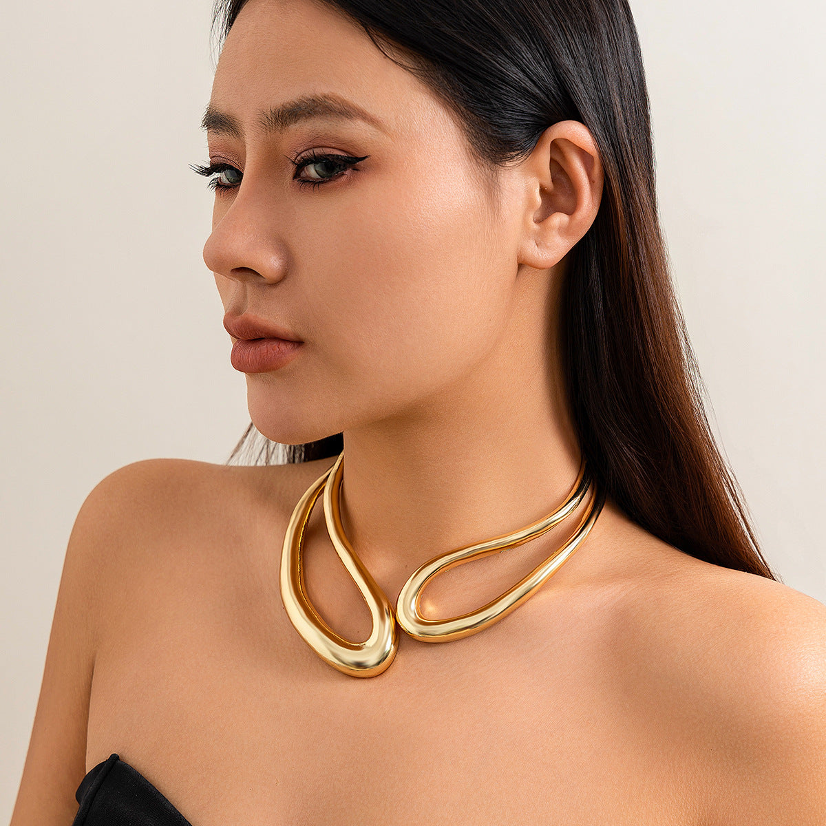 Planderful Vienna Verve Necklace – Elegant Retro Hollow Design