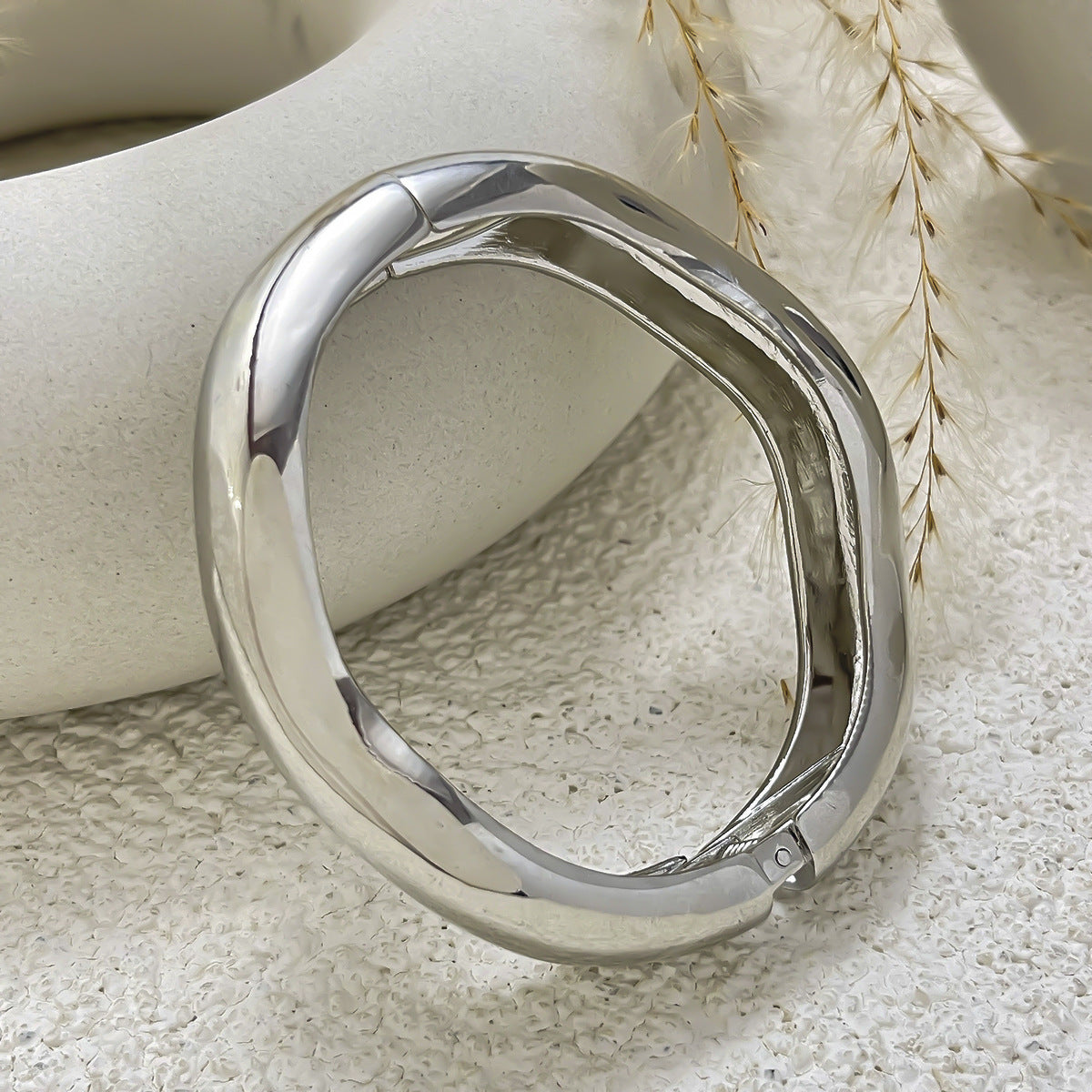 Planderful Vienna Verve Punk Style Heavy Metal Bracelet Bold Curved Wavy Opening For Rebels