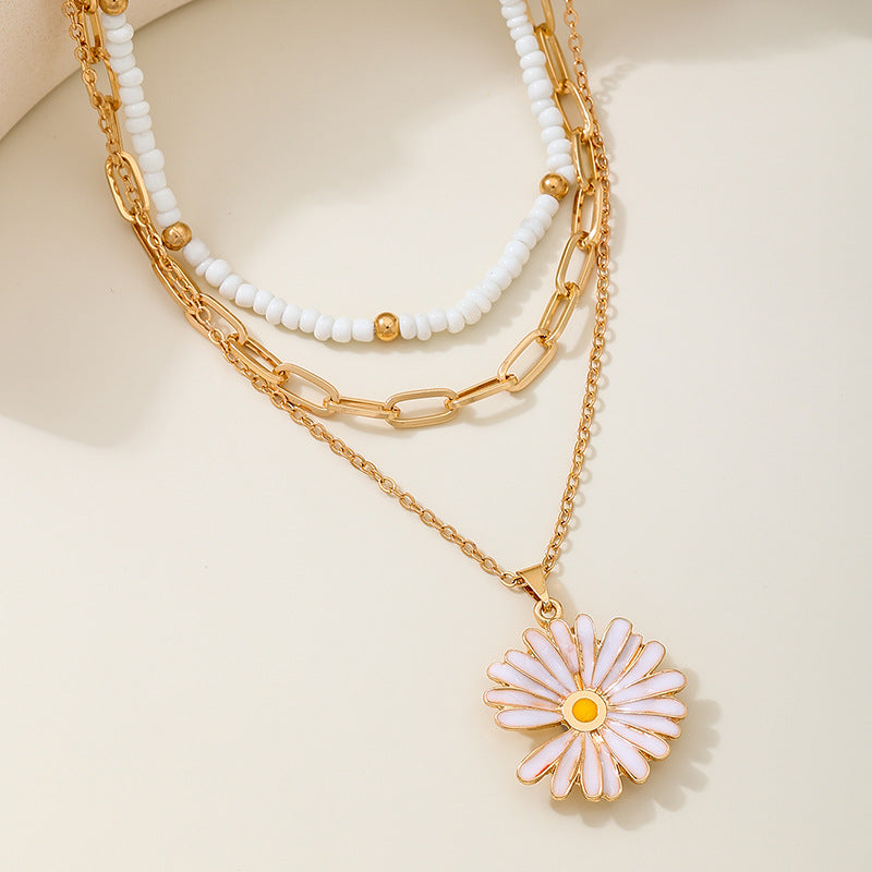 Planderful Vienna Verve Necklace – Fashionable Beaded Daisy Pendant