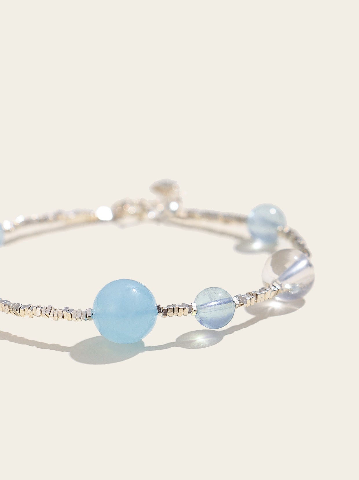 Planderful Fortune's Favor Bracelet – Elegant Aquamarine Crystal Design