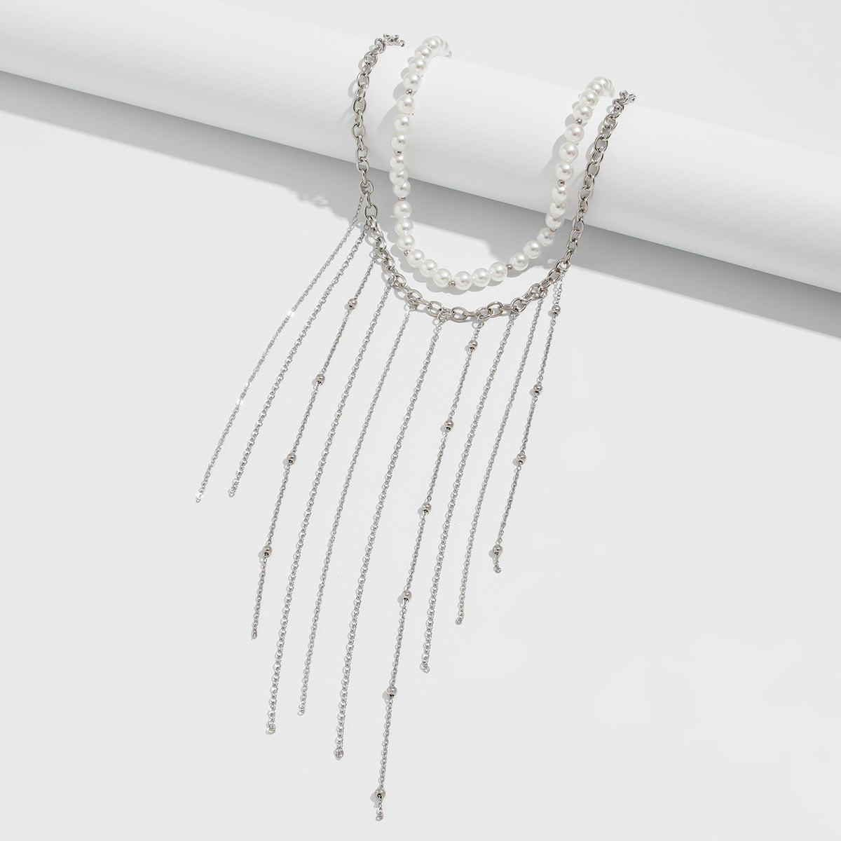 Planderful Vienna Verve Necklace – Elegant Imitation Pearl Design