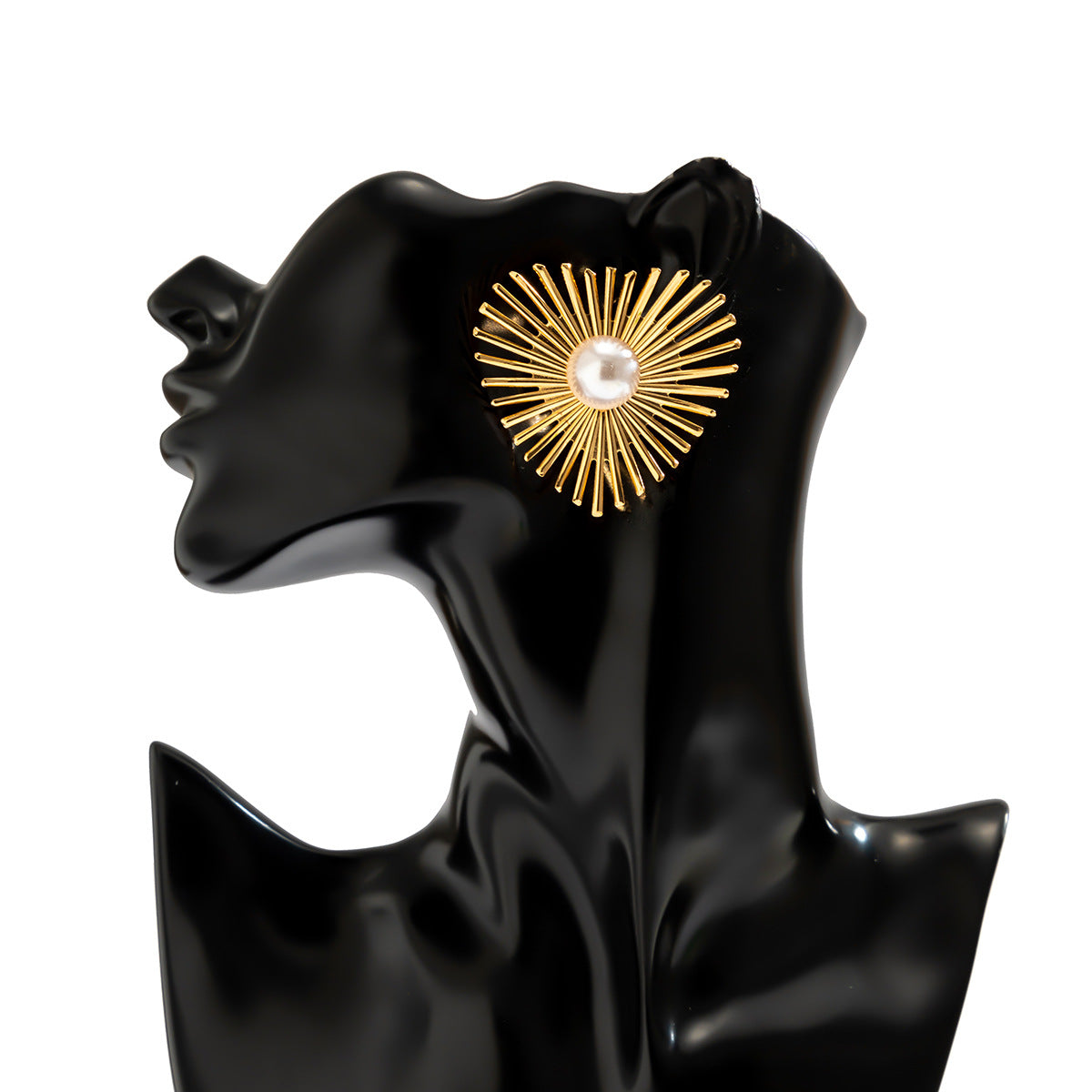 Heartfelt Pearl Earrings for Fashion-forward Females