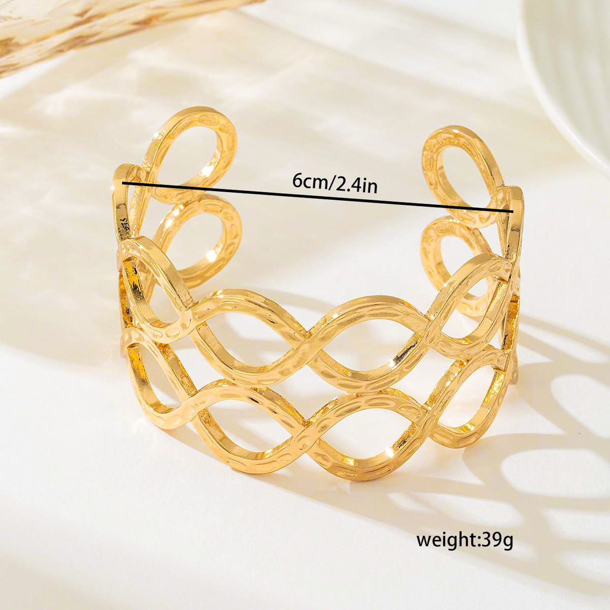 Planderful Vienna Verve Bracelet – Exaggerated Metal Texture Design