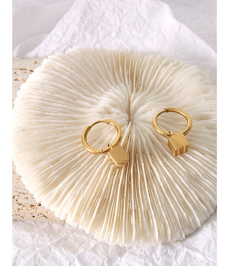 Elegant Geometric Square Earrings in Gold-Plated Titanium Steel