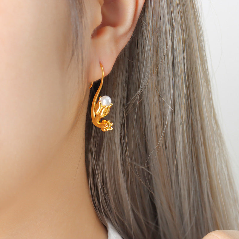 Tulip Imitation Pearl Earrings in Non-Fading Brass