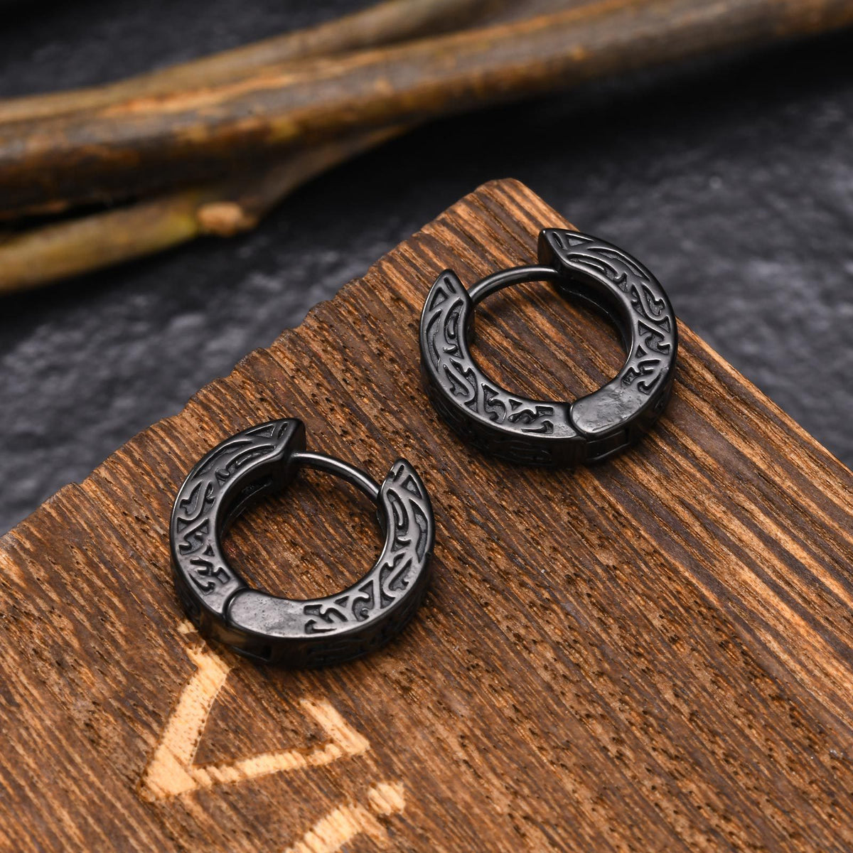 Filigree Huggie Hoop Earring — Single, 3 Finishes
