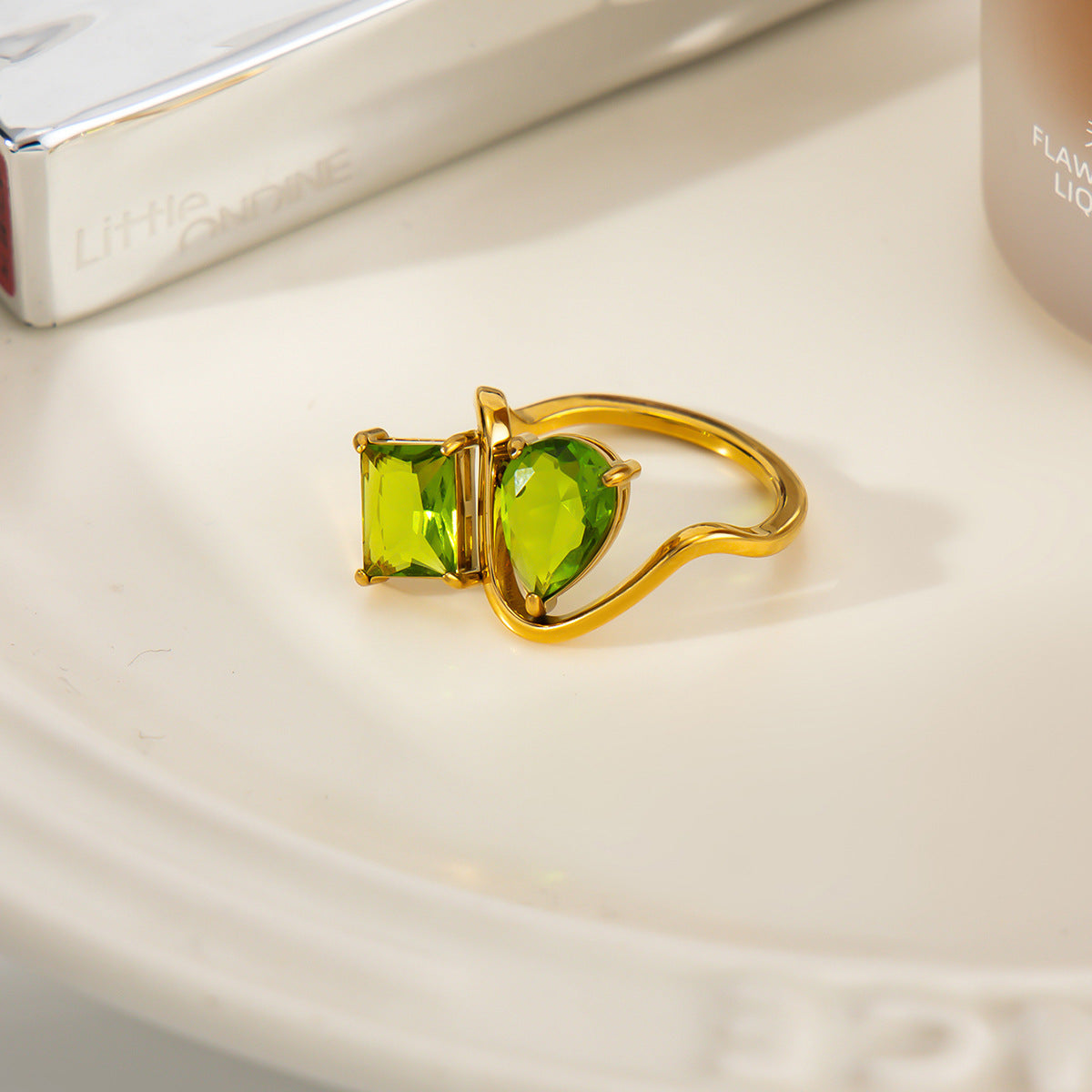 Planderful Vienna Verve Stainless Steel S Curve Zircon Ring For Modern Women Statement Jewelry