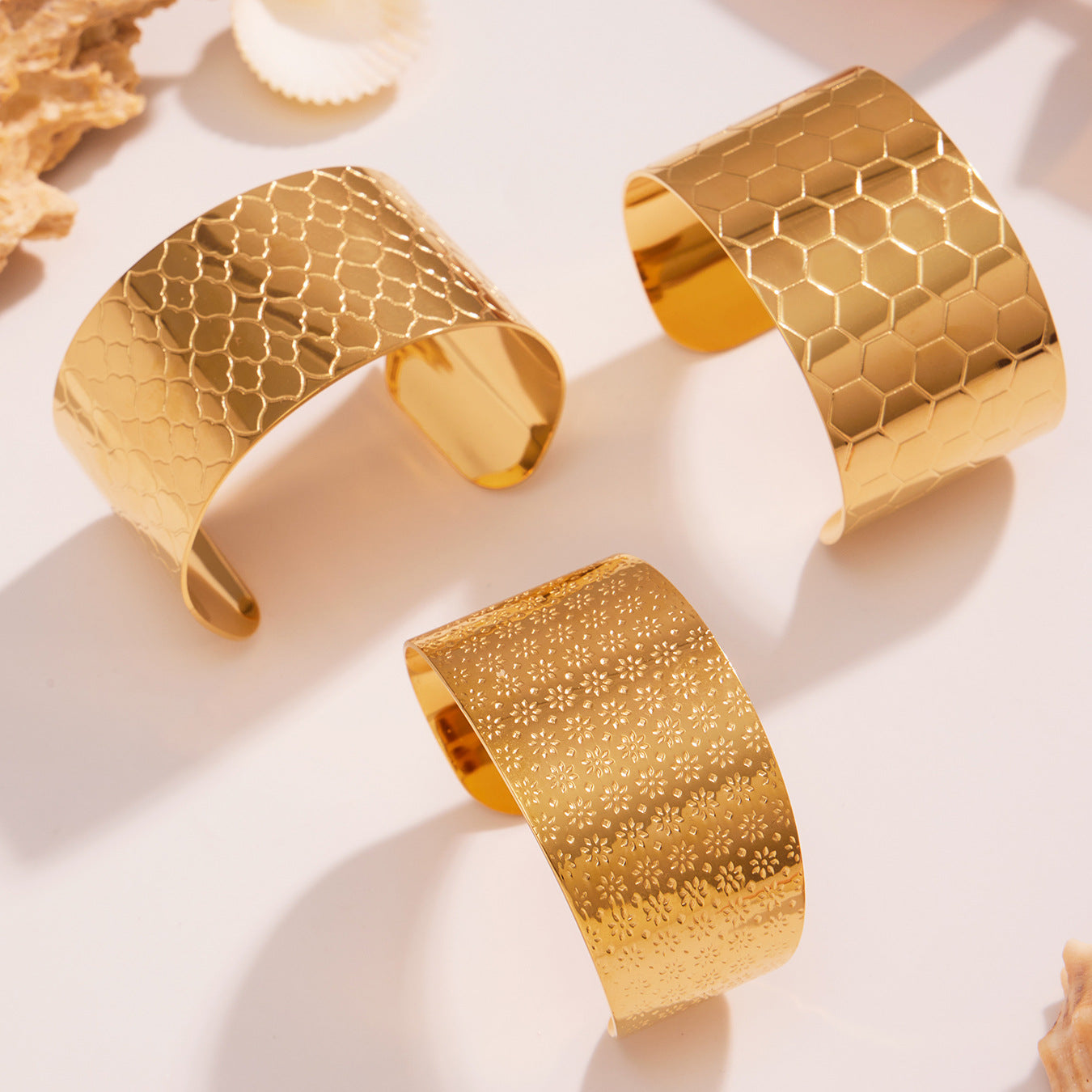 Planderful 18K Gold Plated Floral Women Bracelet Adjustable