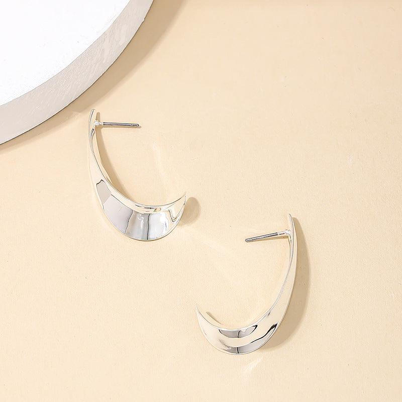 Chic Metal Crescent Earrings - Vienna Verve Collection