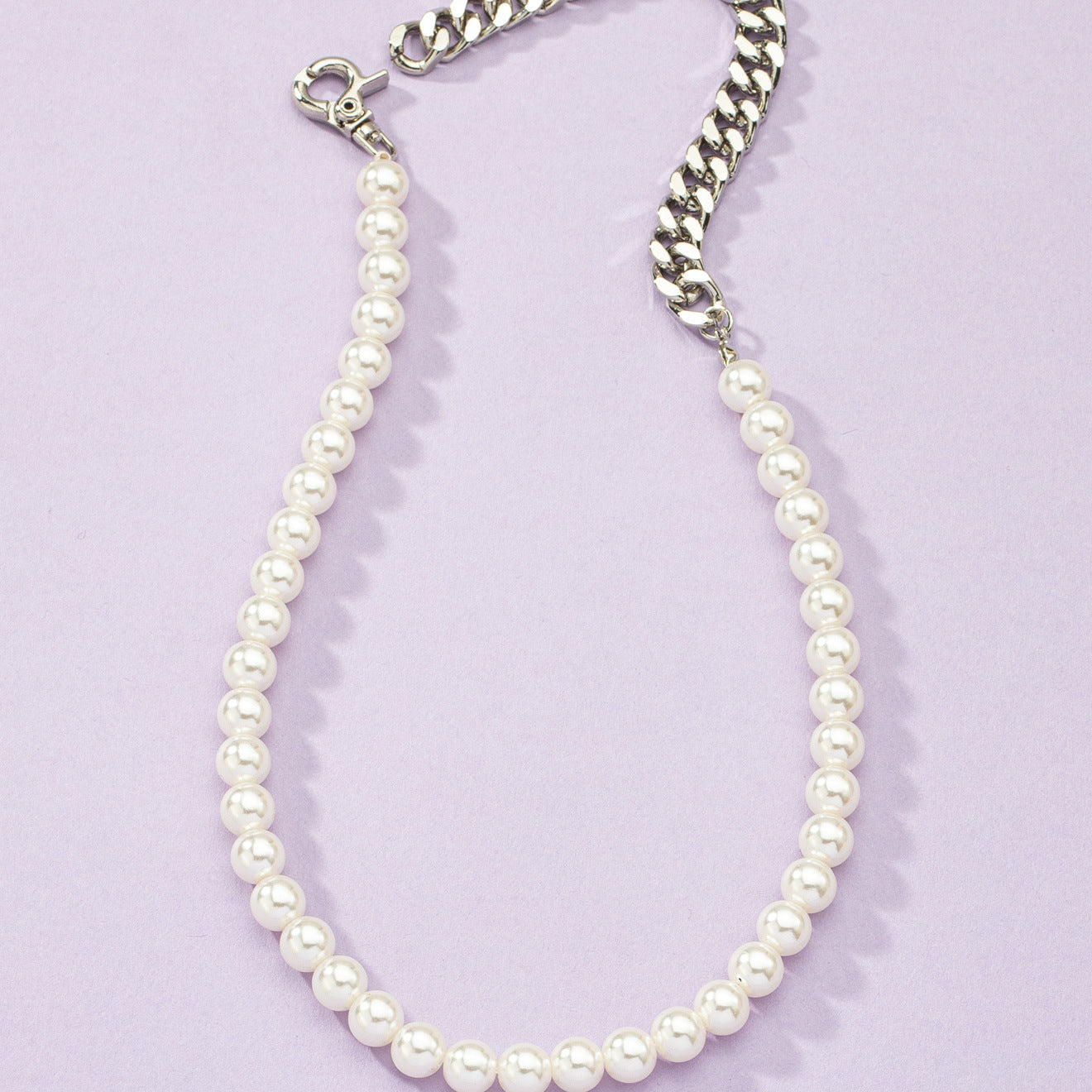 French Pearl Collar Necklace with Adjustable Design and Light Luxury Accent