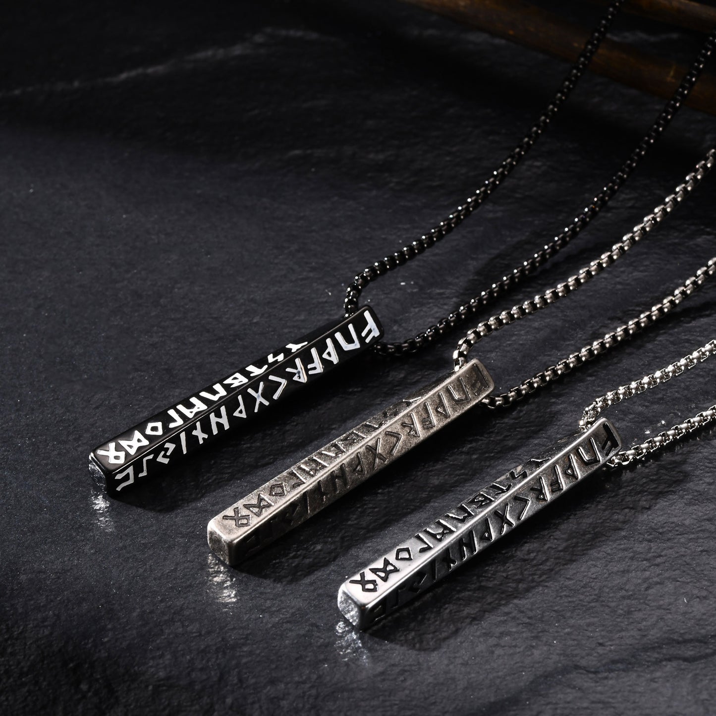 Stainless Steel Corrosive Smear Oil Viking Necklace for Men