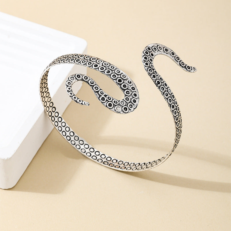 Planderful Vienna Verve Bracelet – Fashionable Metal Octopus Foot Design