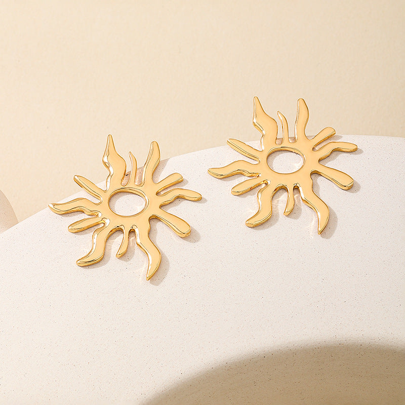 Planderful Vienna Verve Earrings – Elegant French Retro Metal Design