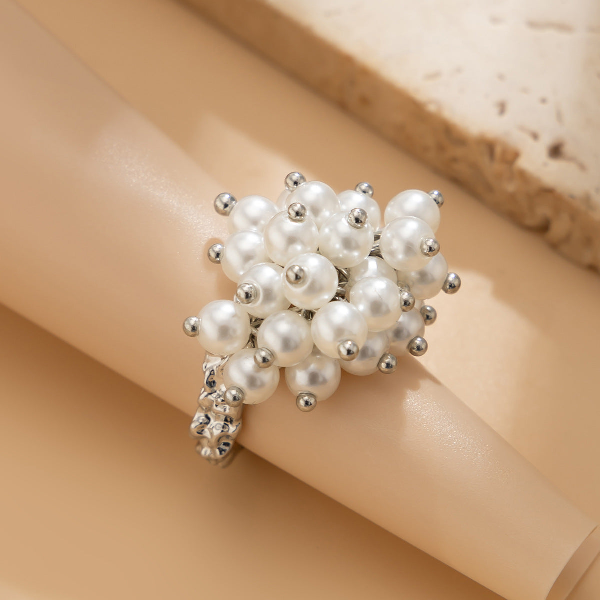 Planderful Vienna Verve Ring – Exaggerated Metal Flower Design with Imitation Pearl