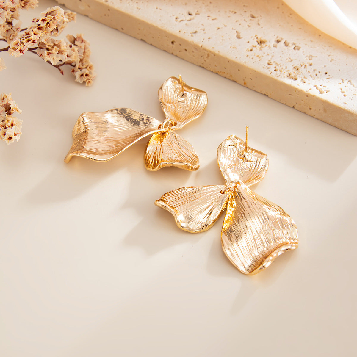 Ginkgo Leaf Stud Earrings For Women Planderful Vienna Verve Fringed 3D Petal Design Statement Jewelry