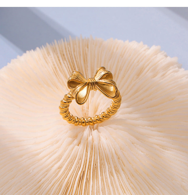 Chic Bow Twist Ring in Gold-Plated Titanium Steel for Stylish Index Finger
