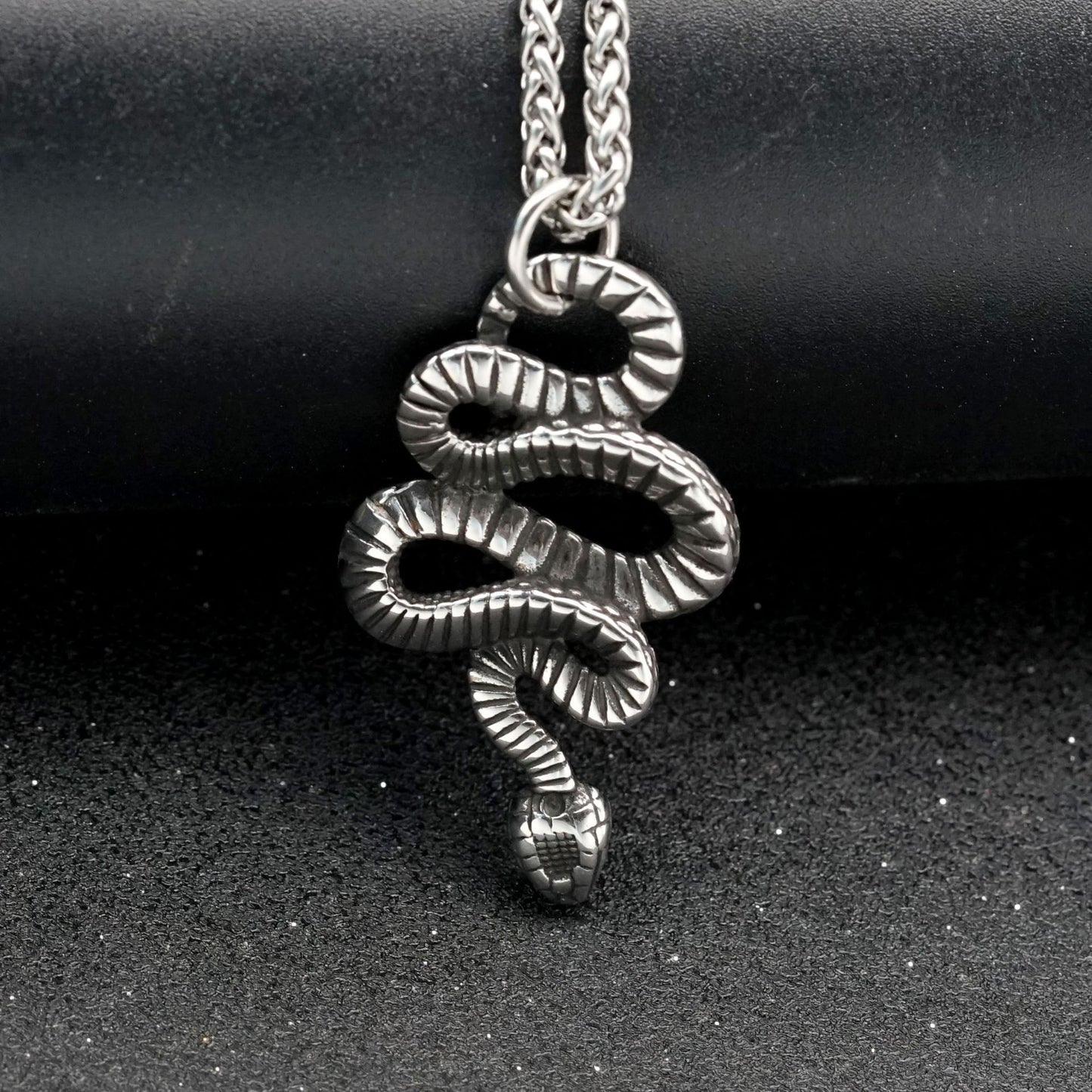Steel Necklace – Vintage Snake Pendant Necklace With Retro European American Style