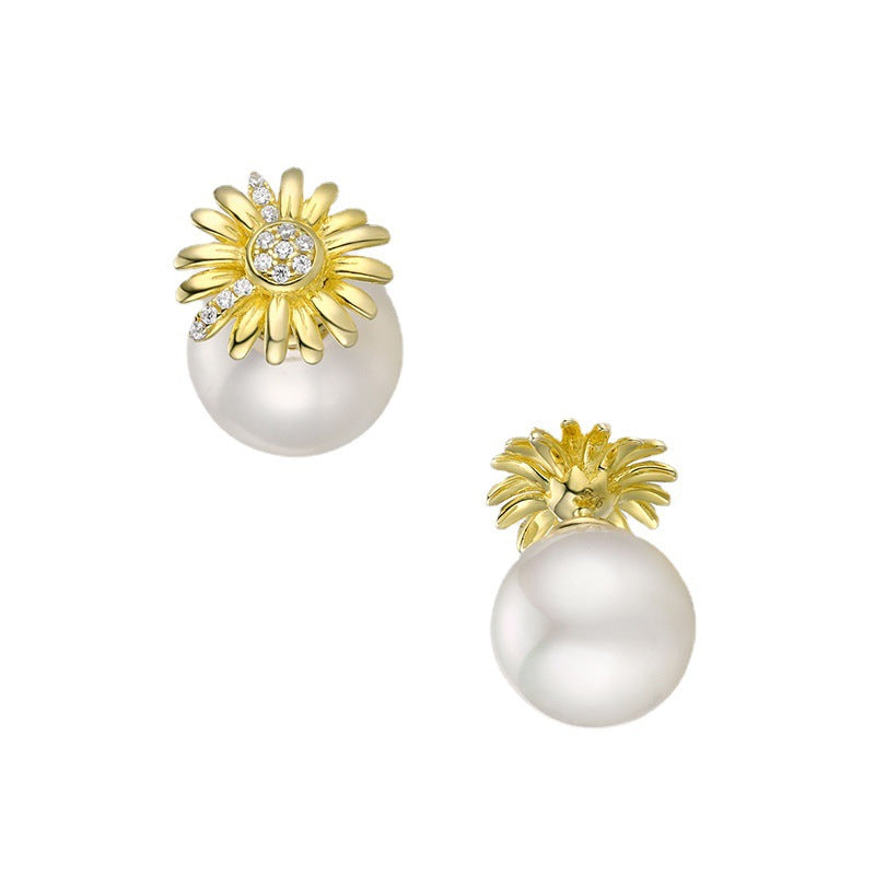 Original Design Round Shell Pearl Daisy Stud Earrings