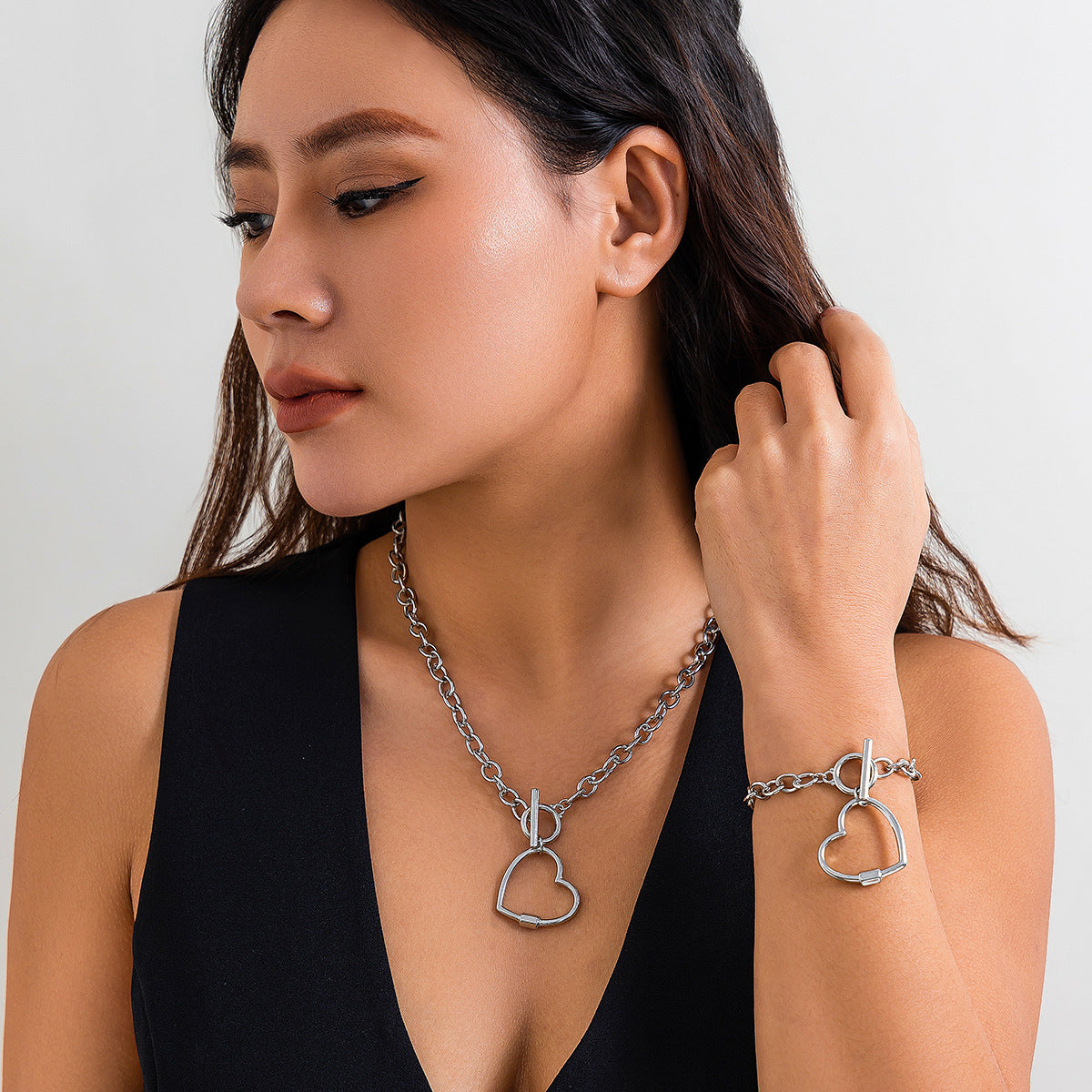 Metal Hollow Street Photography Necklace Set for European and American Love, Women's Exaggerated Cross-border Necklace