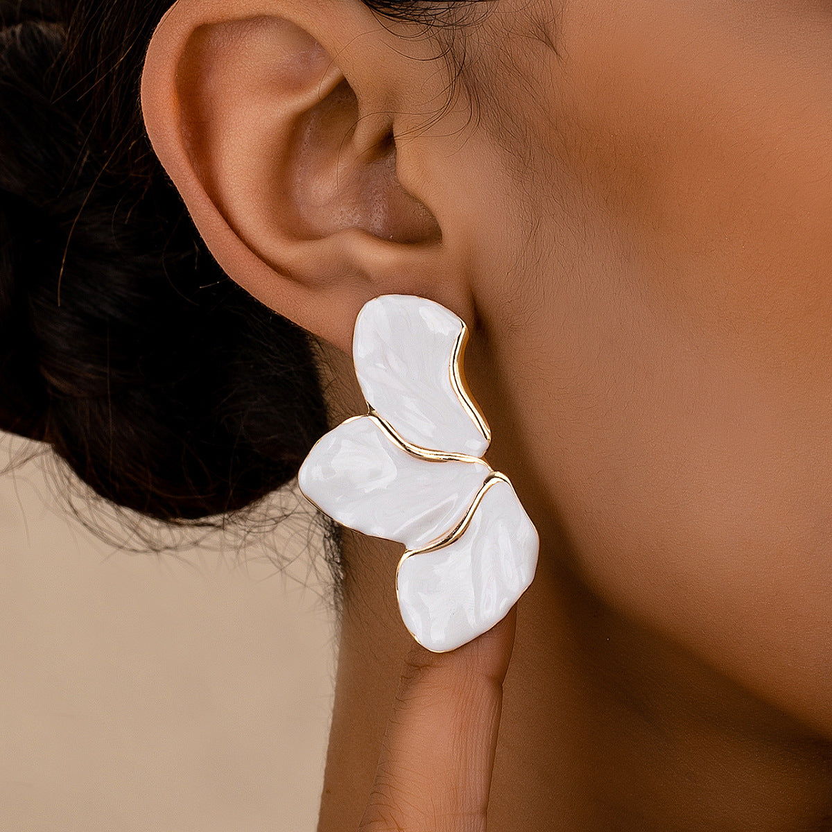 Planderful Vienna Verve Earrings – Elegant Oil-Dripping Metal Petal Design